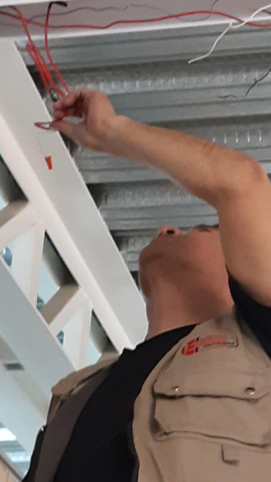 MANTENIMIENTO ELÉCTRICO